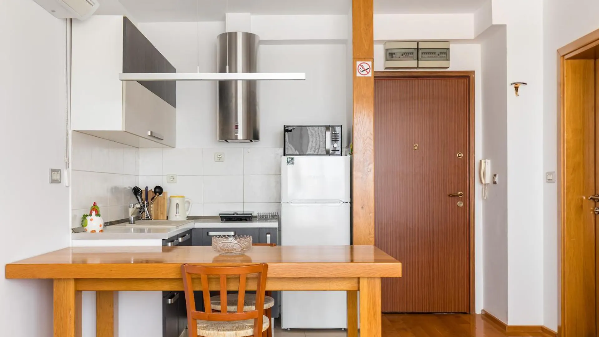 Split-Luxury Apartment Znjan Beach