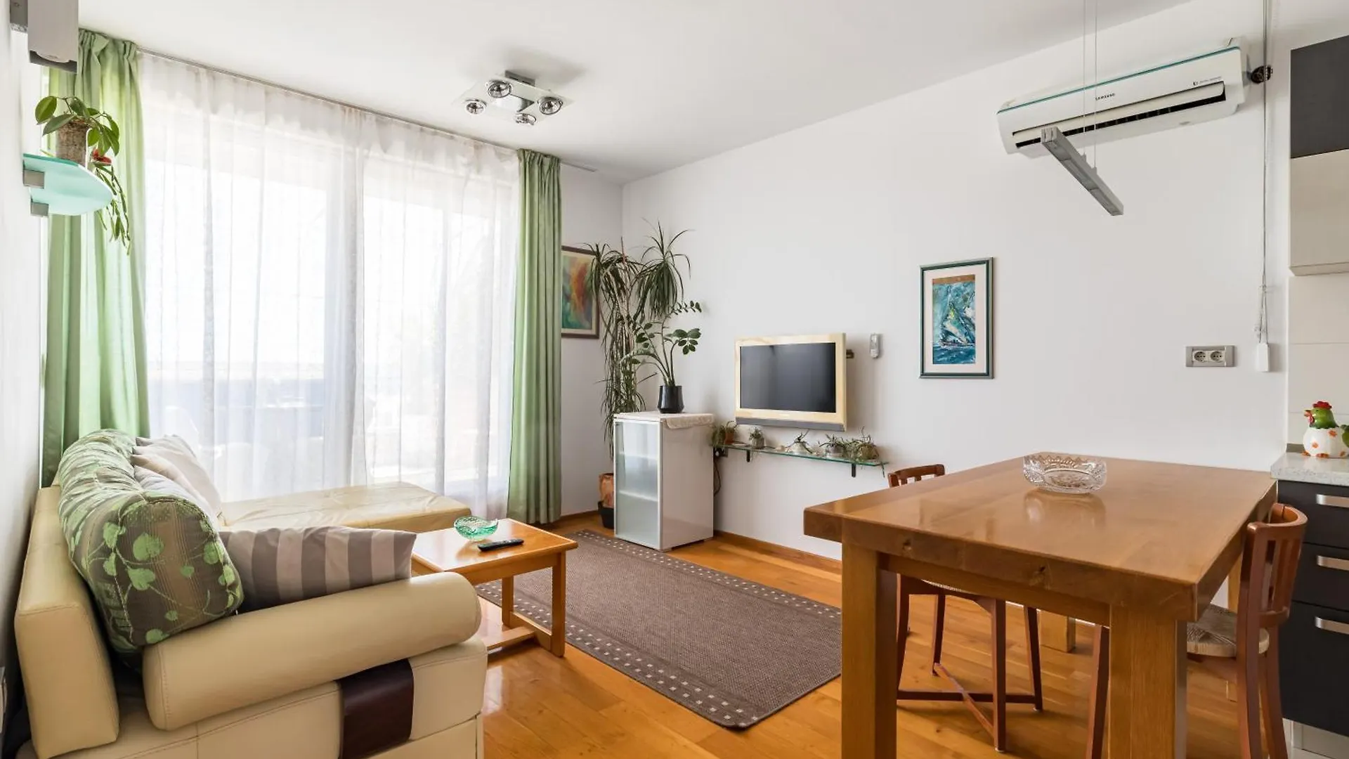 Split-Luxury Apartment Znjan Beach