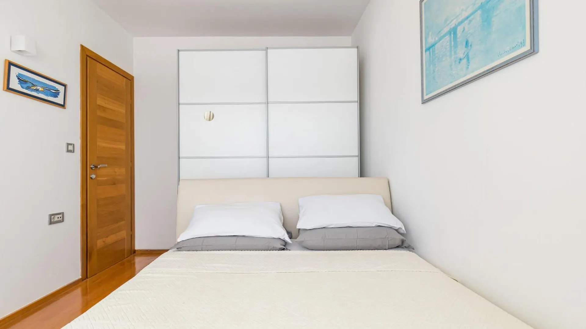 Split-Luxury Apartment Znjan Beach  Split