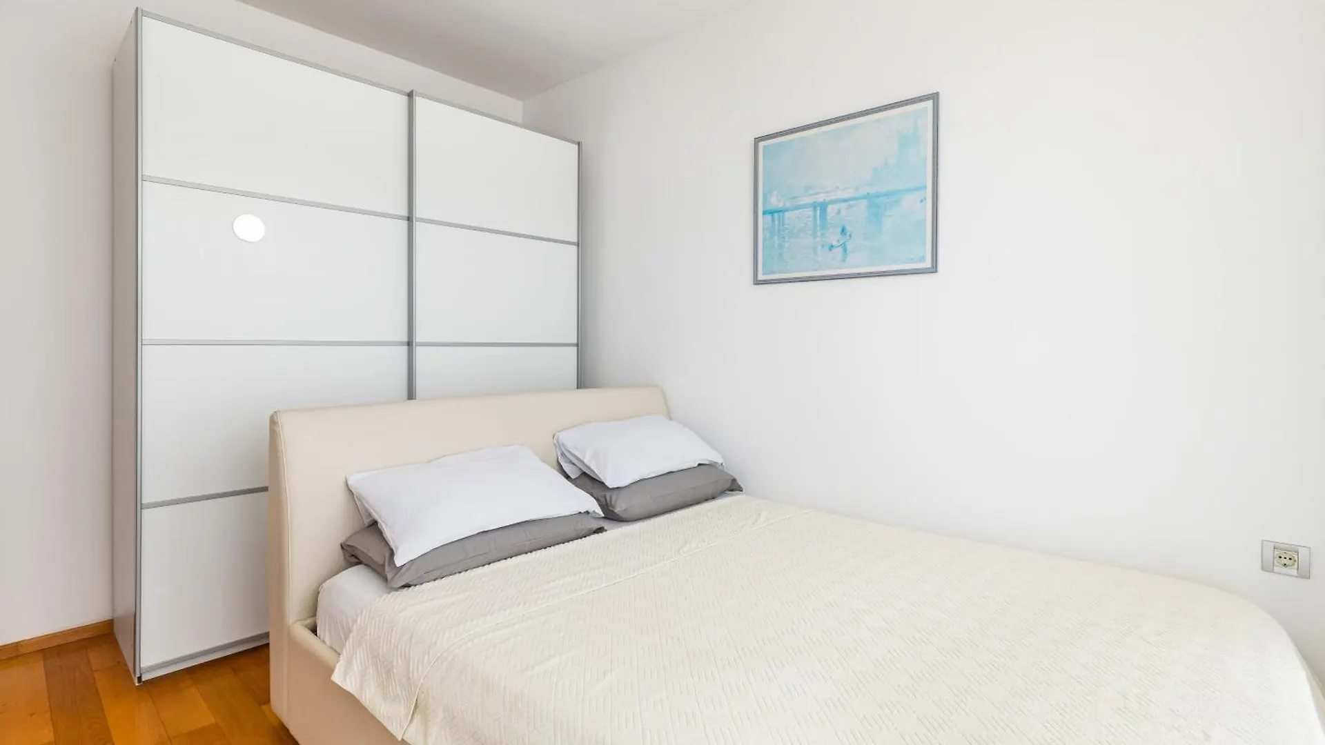 Split-Luxury Apartment Znjan Beach
